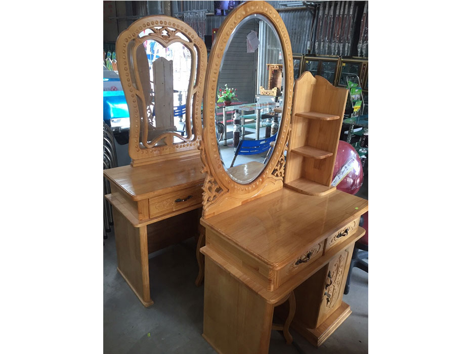 Bàn trang điềm kiếng tròn
