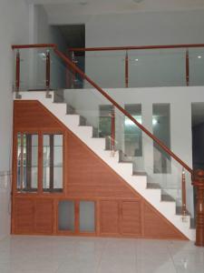 Cầu thang kiếng 65