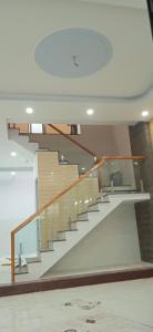 cầu thang kiếng 75