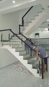 Cầu thang kính Biên Hòa 22