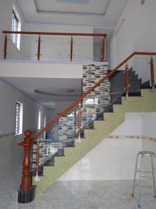 Cầu thang kính Biên Hòa 27