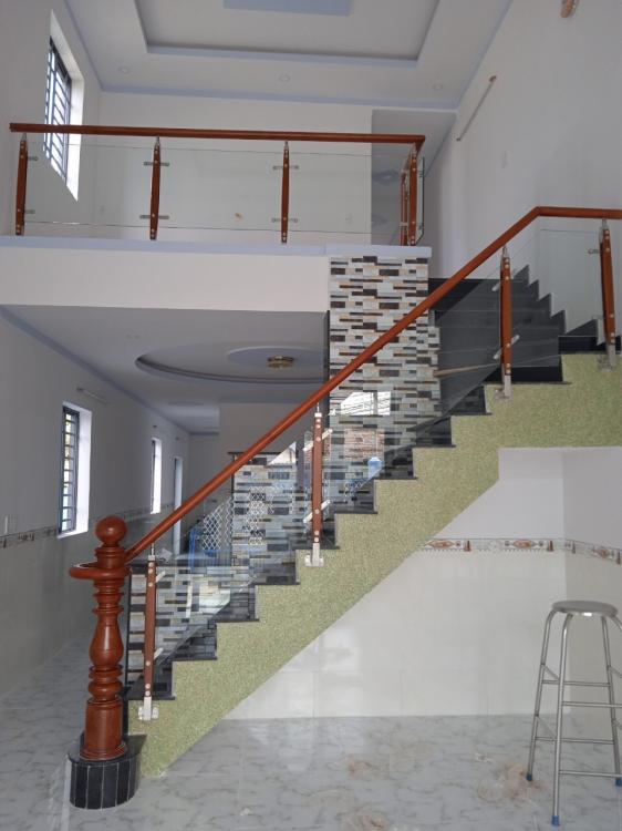 Cầu thang kính Biên Hòa 27