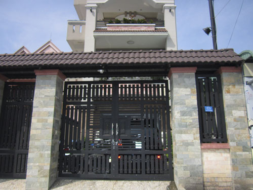 Cửa cổng bằng sắt