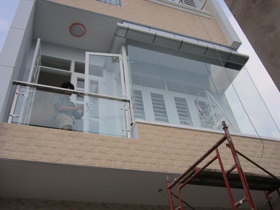 Lan can kính cường lực Inox -05