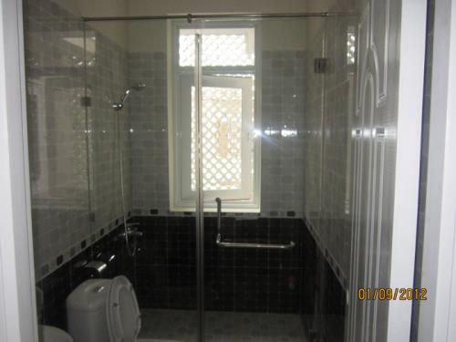 Phòng tắm kính -02